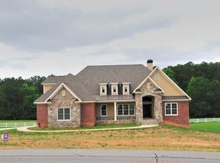 135 Sagewood Dr, Winterville, GA 30683