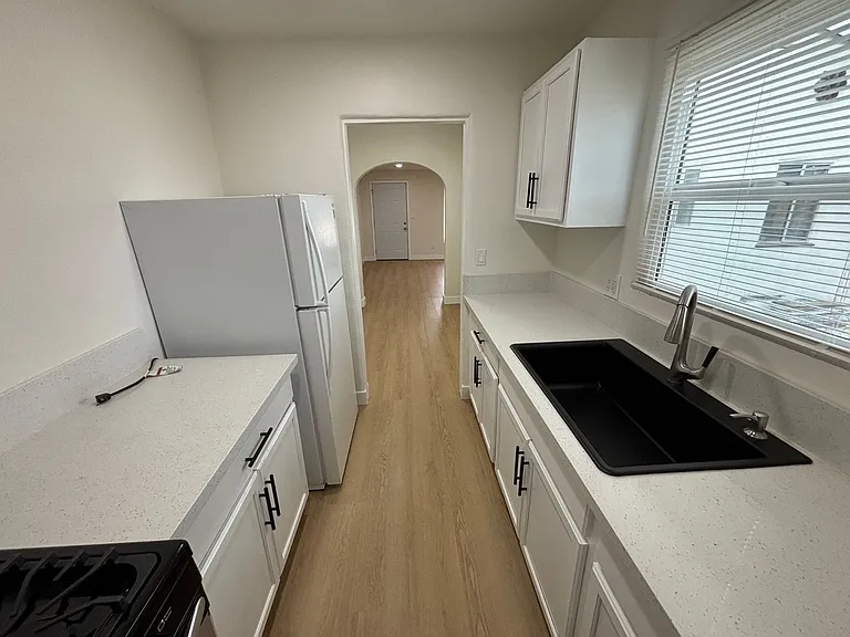 24339 Myers Ave — Photo 9
