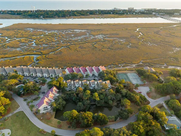213 Little Oak Island Dr, Folly Beach, SC 29439