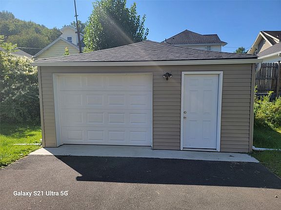 5th image of 14 McNamara Ave