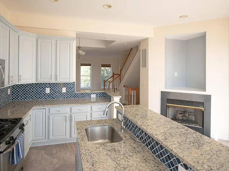 1431 N Scott St — Photo 9