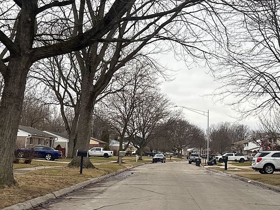 5th image of 25072 Pamela St