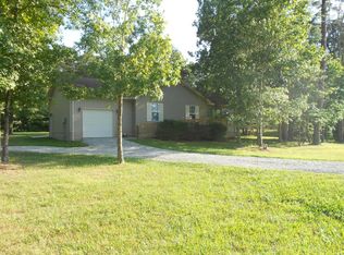860 Deer Lodge Hwy, Clarkrange, TN 38553