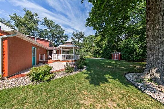 4th image of 2608 Oakcrest Dr