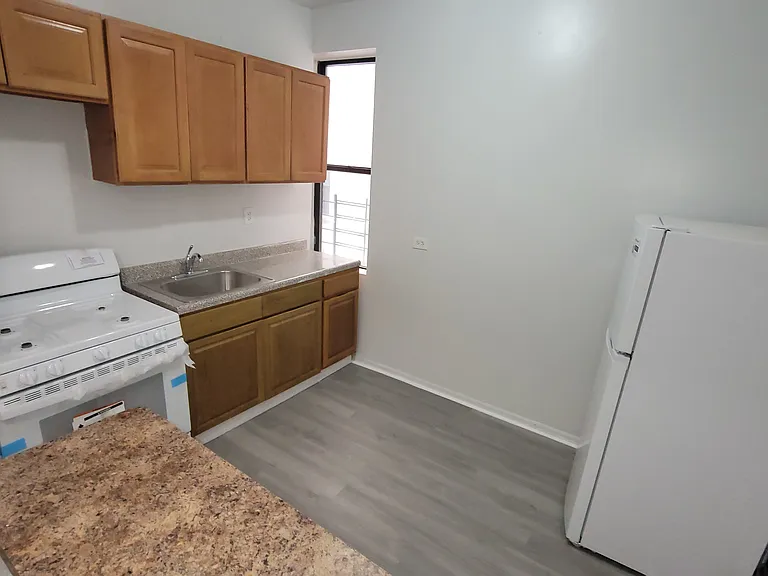 2376 Ryer Ave #B1 — Photo 8