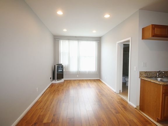 5th image of 777 S Westmoreland Ave #0B-1Ba-500Sqft