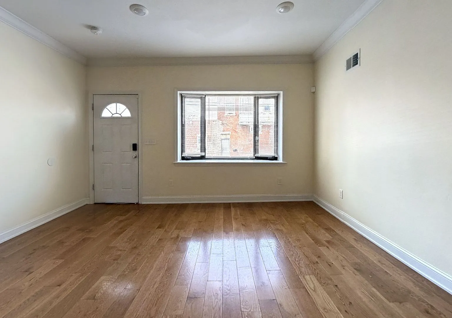 1605 S 27th St. 3 bedroom / 1.5 bathroom House — Photo 2
