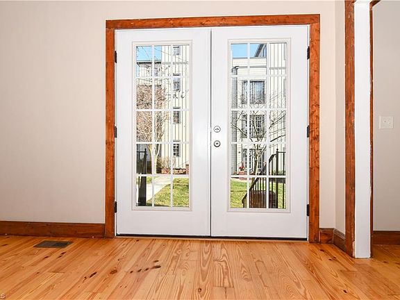 3rd image of 451 McAdoo Ave