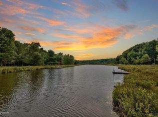 108 Northwynd Dr, Milford, PA 18337