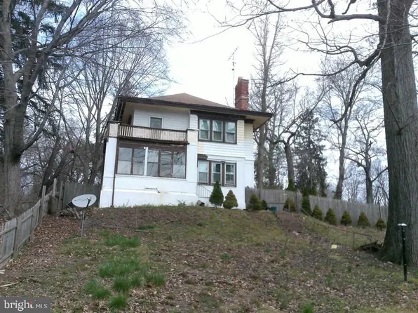 826 Edgewood Ave, Trenton, NJ 08618