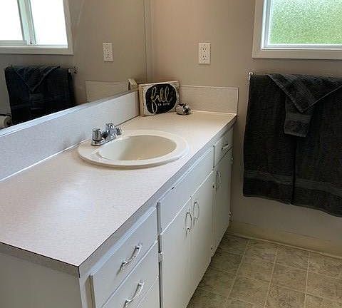 4th image of 5016 NE 88th St