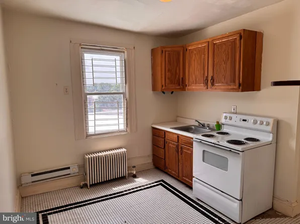1016 W Main St, Norristown, PA 19401