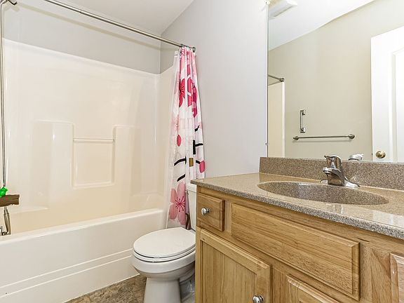 3rd image of 166 Eagle Dr
