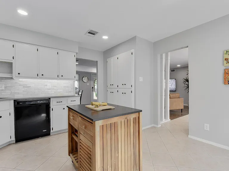 7902 Keneshaw Dr — Photo 16