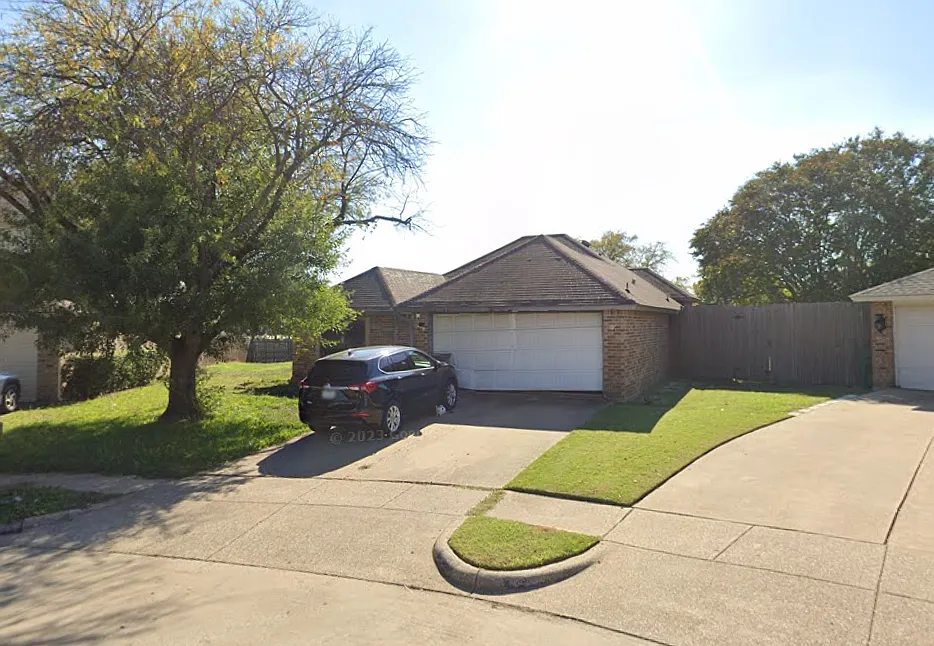 5318 Manhassett Dr