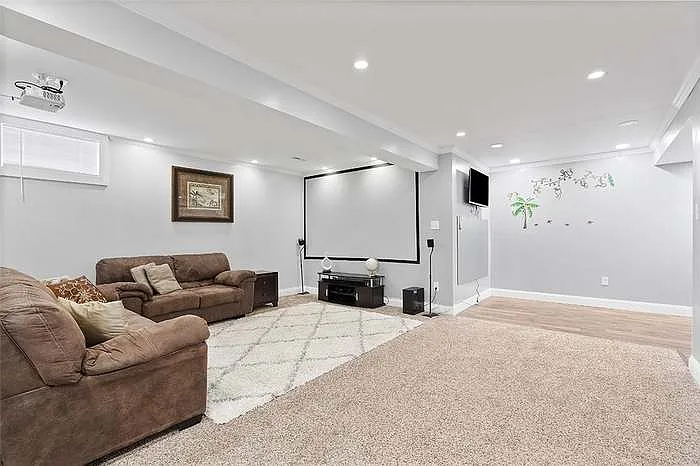 5702 Stockbridge Ct — Photo 14