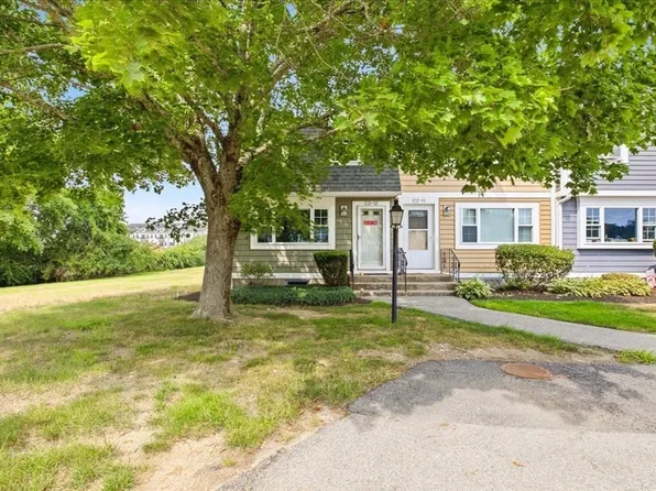 12 Lydon Ln #C2, Halifax, MA 02338