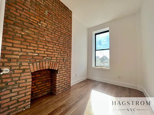 Rented by Hagstrom Management Inc | media 27