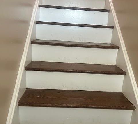 2nd image of 105 Evergreen St #2