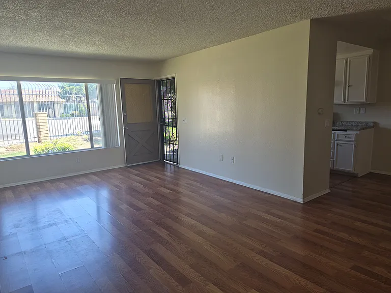 628 S Santa Fe St #7 — Photo 4