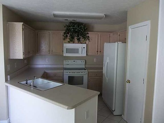 5th image of 5908 Wessex Ct