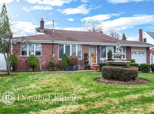 5 Perry Ave, Bethpage, NY 11714