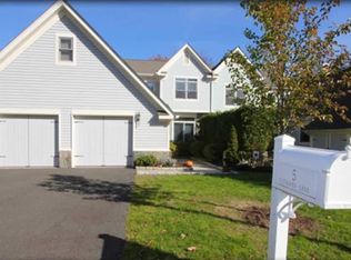 5 Easthaven Ln, White Plains, NY 10605