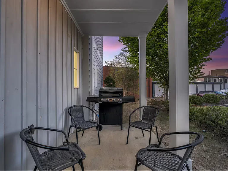 203 Worley St — Photo 32