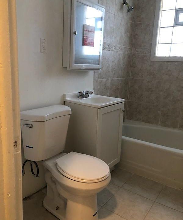 2nd image of 10809 S Wabash Ave #1R