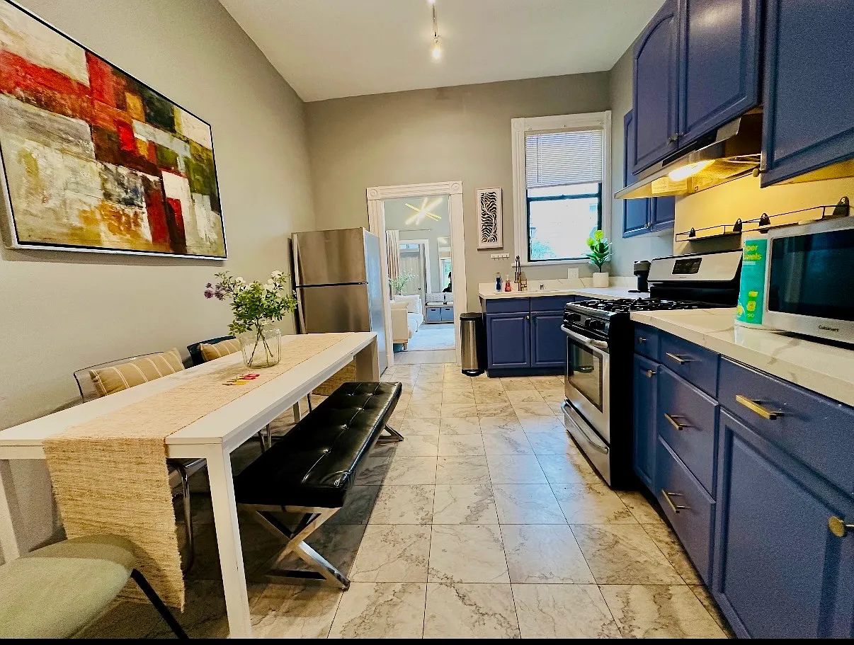 4 bed, 1800 sqft, $11,495 — Photo 4