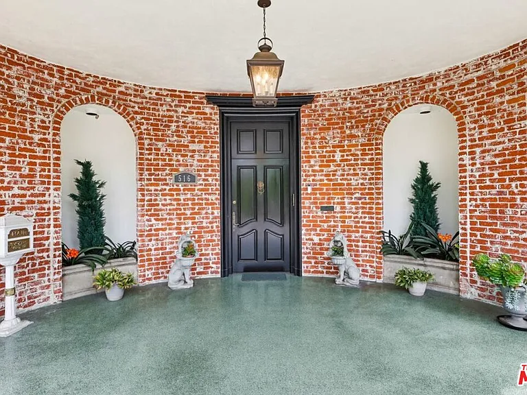 516 S Rimpau Blvd — Photo 9