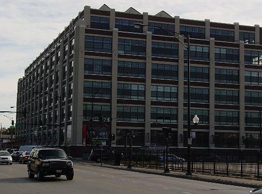 2nd image of 3963 W Belmont Ave Unit 320