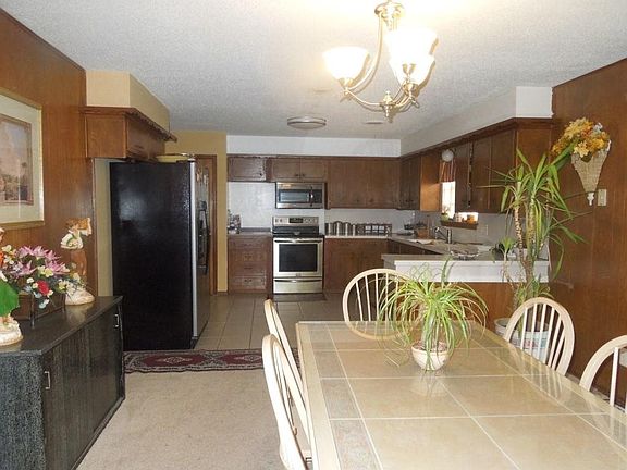 5th image of 4801 NW Cheryl Blvd