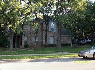 1412 Circle Ln, Bedford, TX 76022