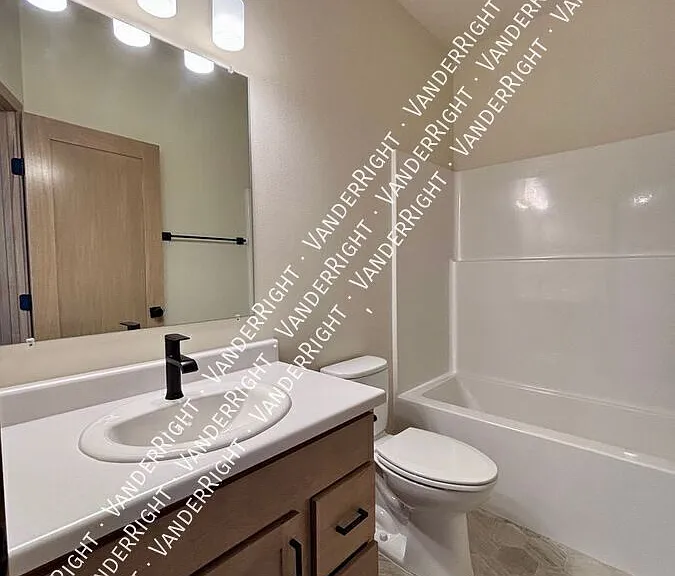 2521 E Cama Pl — Photo 14