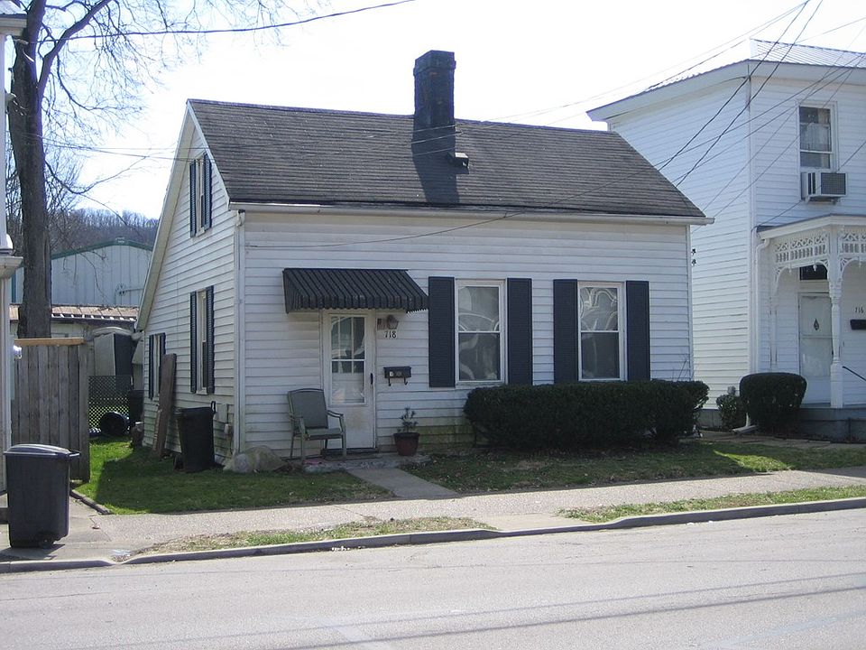 2nd image of 718 E 2nd St