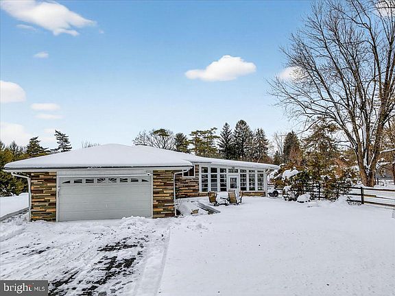 3rd image of 2627 Pennington Rd