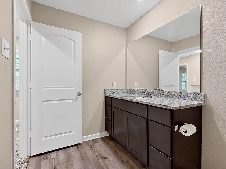 305 Honeysuckle Ln — Photo 20