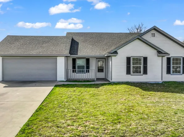 624 Lunar Cir, Granbury, TX 76049