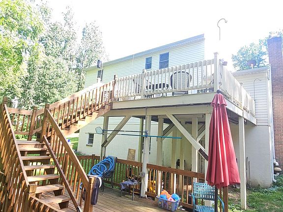 4th image of 5 White Oak Dr