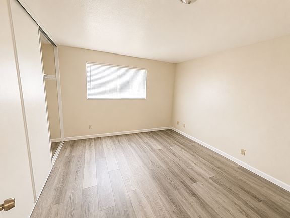5th image of 1501 Lavetta Way APT 1
