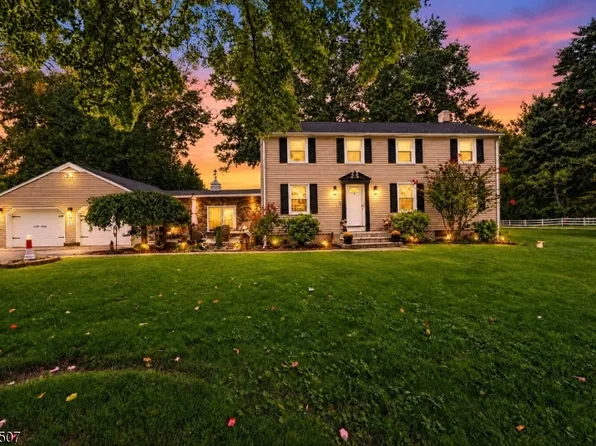 3 Galloping Hill Rd, Clinton Twp., NJ 08833