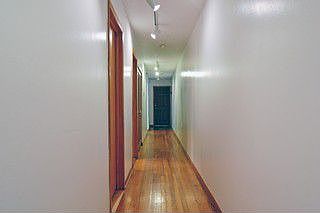 5th image of 4014 N Clarendon Ave