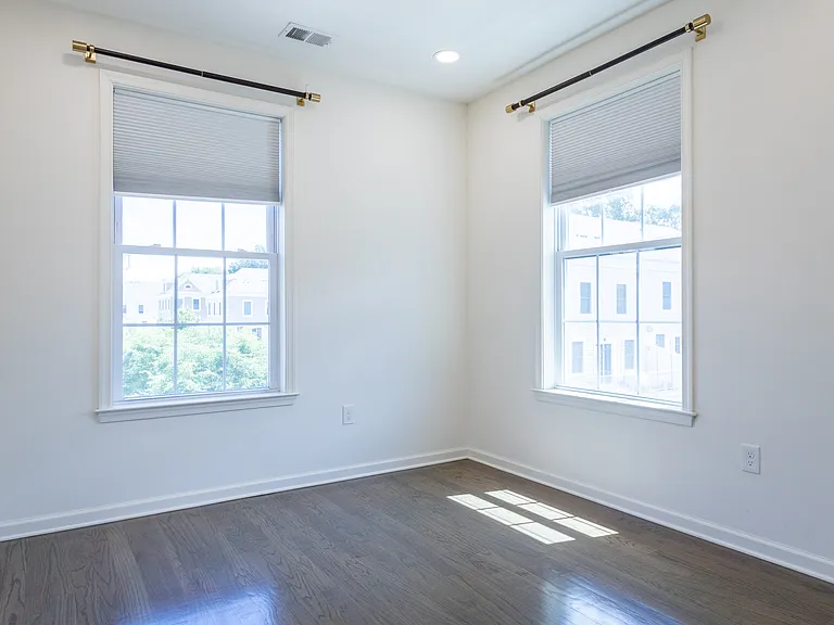 165 Roosevelt Dr — Photo 25