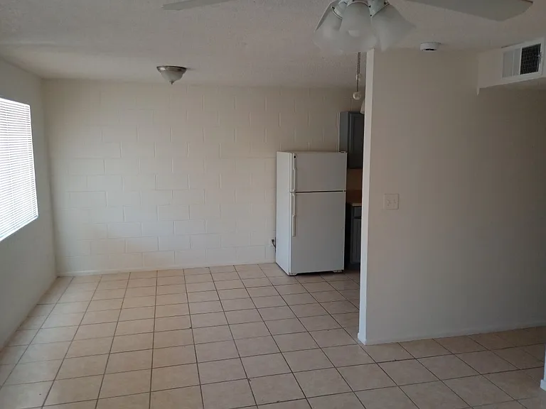 401 N D St #15 — Photo 14