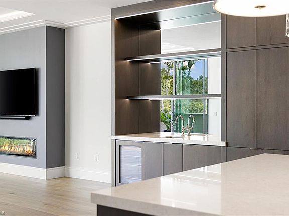 4th image of 505 5th AVE S #204