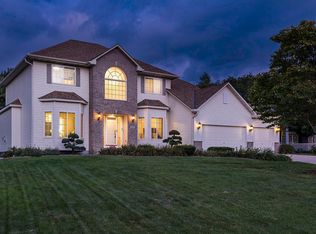 1695 Windsor Cir, Shakopee, MN 55379