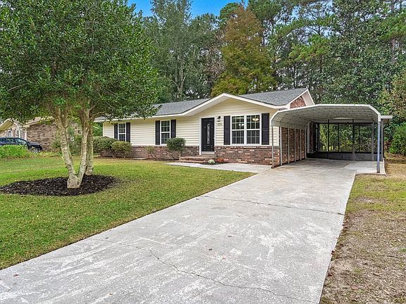 4th image of 426 Longleaf Dr