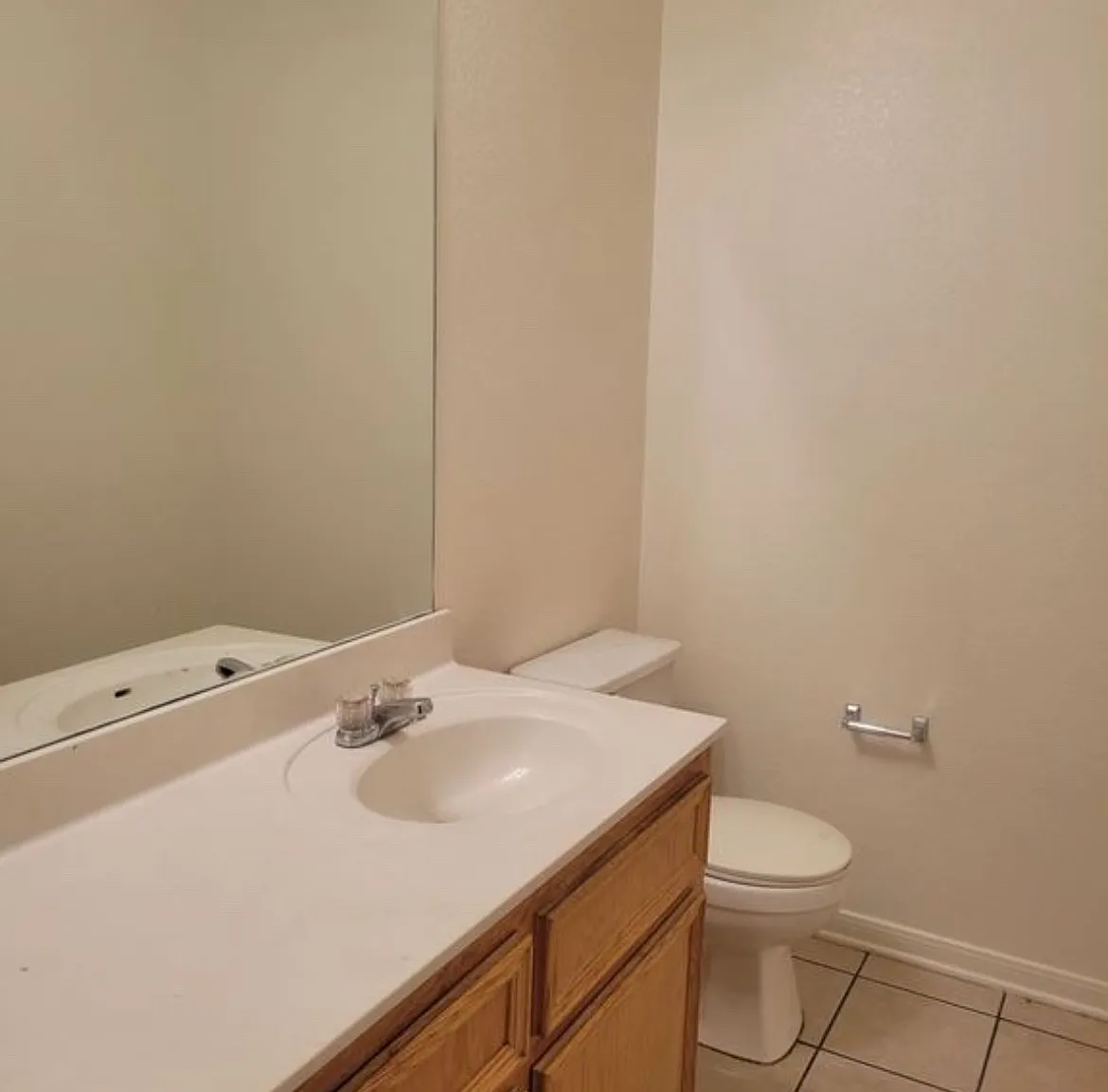 3 bed, 2.5 bath, 1110 sqft, $1,400 — Photo 4