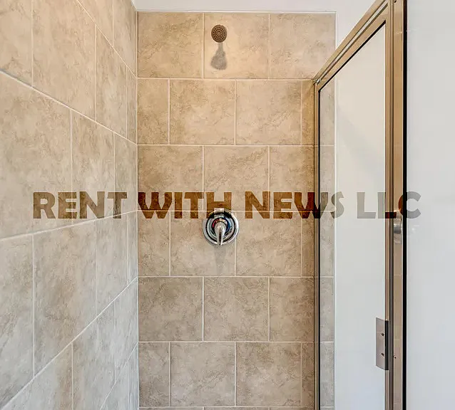 282 Paramount Dr — Photo 22